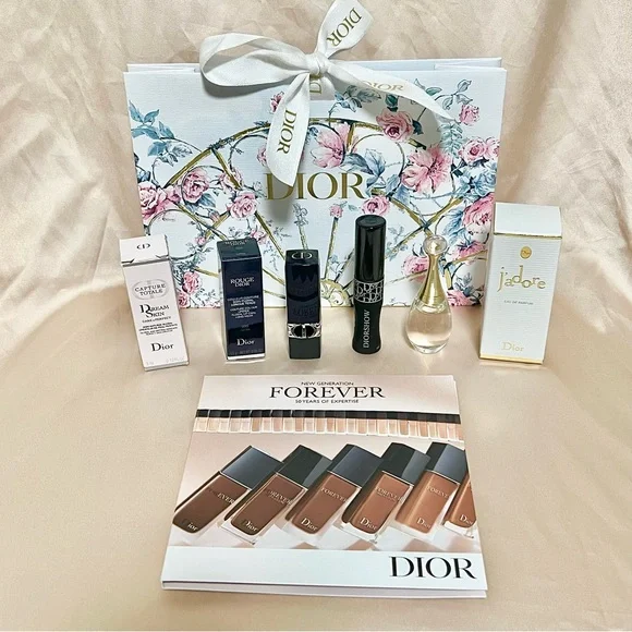 Dior Beauty Luxury 6pc Gift Set - Picture 3 of 14